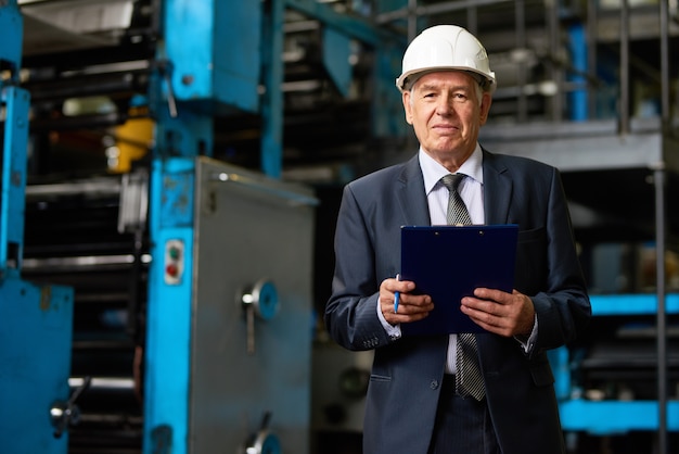 Fabrieksbaas in werkplaats