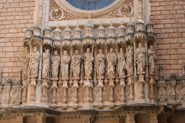 Foto facciata della basilica di montserrat