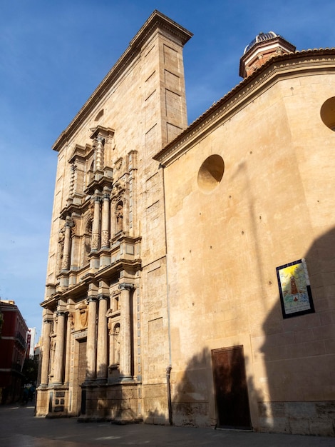 Фасад прихода Сантисима-Крус 1555 года Валенсия Испания