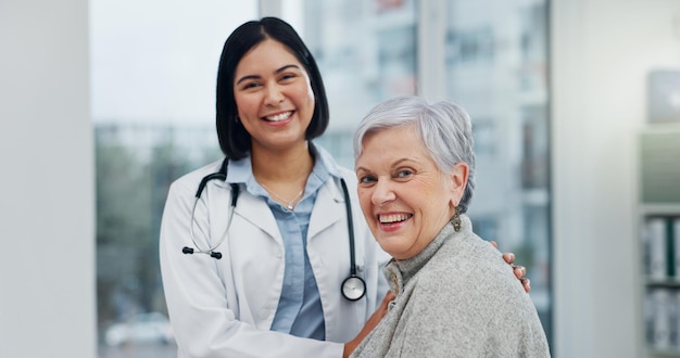 Photo face doctor and old woman with a smile elderly patient and consultation with checkup appointment and happiness portrait medical professional or mature client with healthcare wellness or results