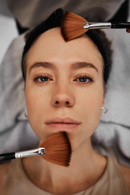 Face massage with brushes