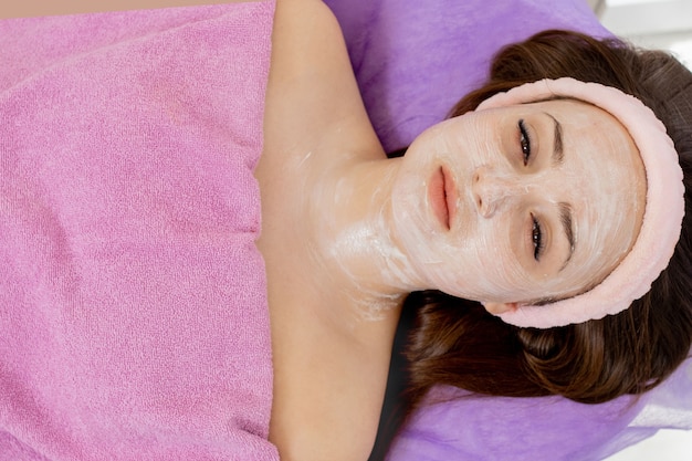 Maschera peeling viso spa trattamento di bellezza cura della pelle