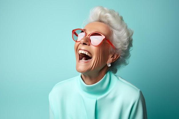 Photo face woman cheerful senior smile happy beautiful portrait lady grandmother elderly white lifestyle retired mature person old adult pensioner female