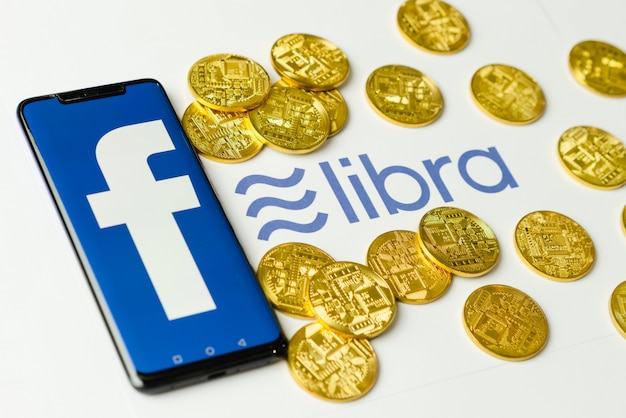 Facebook 및 Libra 로고, 새로운 전자 통화.