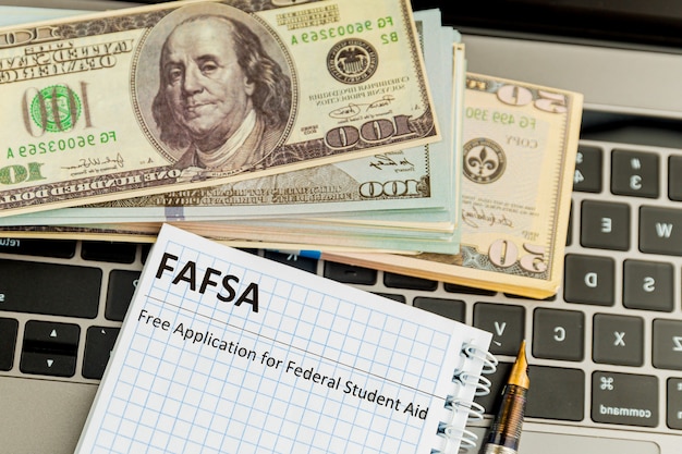 Fafsa. modulo di domanda di aiuto per studenti sul tablet.