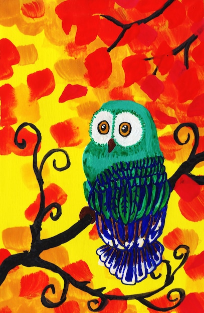Foto gufo da favola seduto su un ramo in una foresta autunnale colorata illustrazione disegnata a mano luminosa