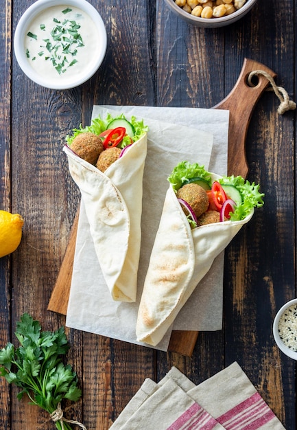 Falafel with vegetables in pita. Healthy eating. Vegetarian food.