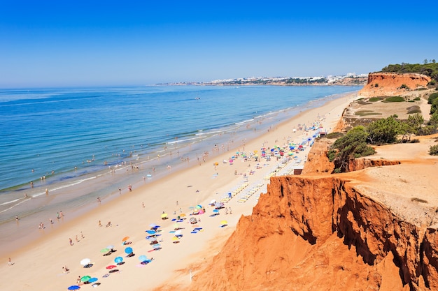 Falesia strand in Albufeira, Algarve regio in Portugal