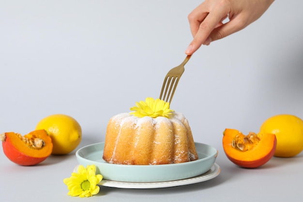 秋のおいしい食べ物のコンセプトかぼちゃのケーキ