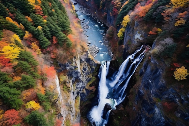 魅惑の秋、駒止の滝と色鮮やかな田園地帯、栃木県