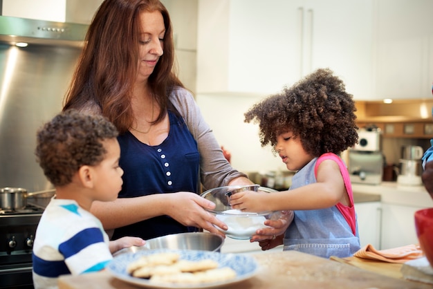 Familie bakkerij zelfgemaakte ontspanning Leisure Concept