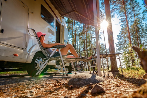 Foto familie vakantie reizen rv, vakantie reis in camper, caravan auto vakantie.