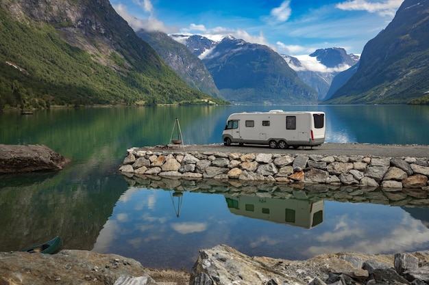 Familie vakantie reizen RV vakantie reis in camper