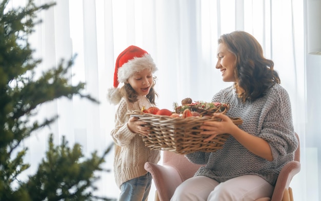 Familie vieren Kerstmis