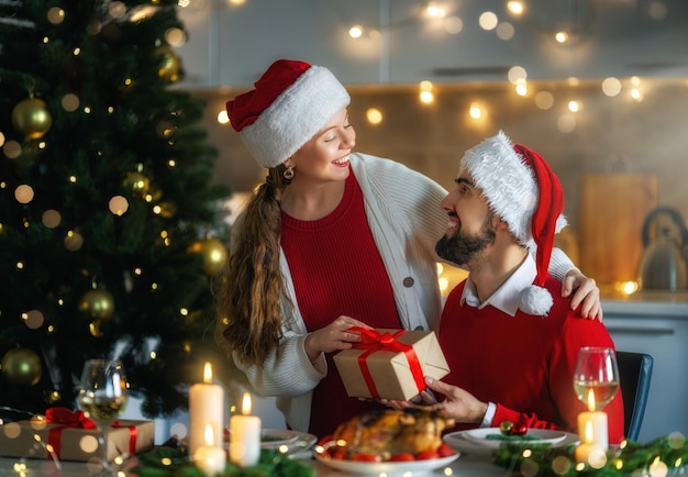 Familie vieren Kerstmis