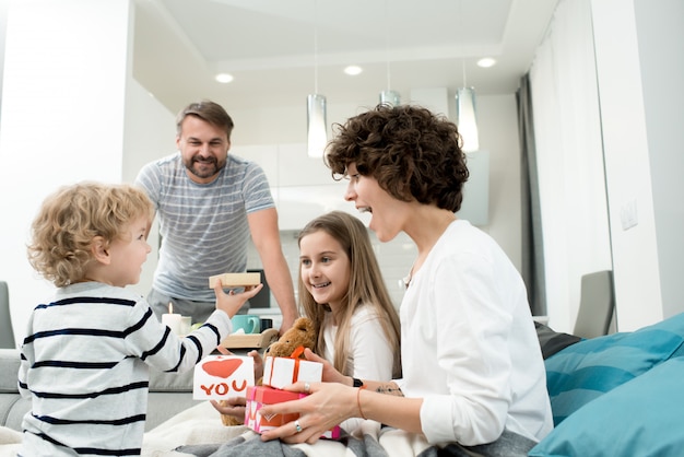 Familie vieren Moederdag