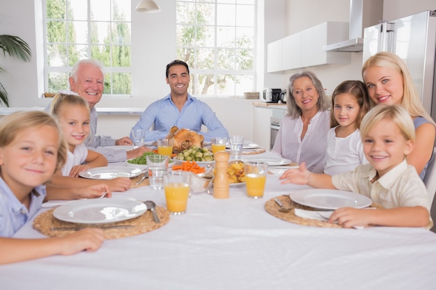 Familie vieren Thanksgiving