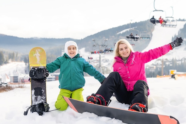 Familie wintervakantie in skigebied