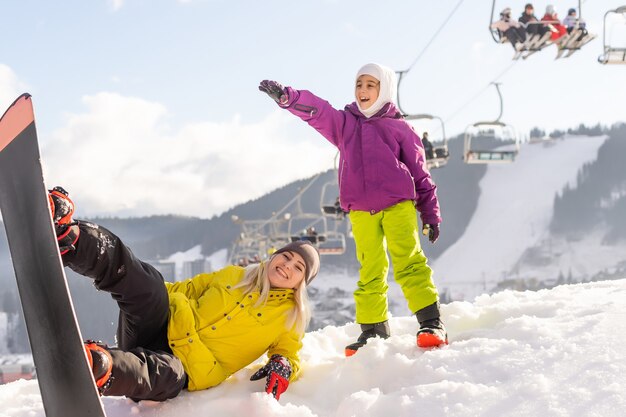 Familie wintervakantie in skigebied