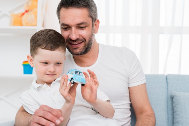 Foto famiglia a casa