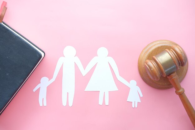 Photo family law family right concept on pink background