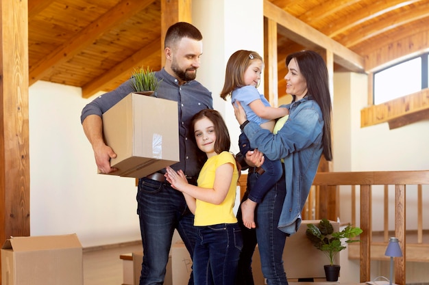 Foto colpo medio di concetto commovente della famiglia