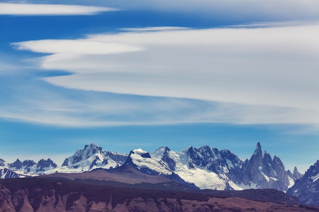 Photo famous beautiful peak cerro torre in patagonia mountains, argentina. beautiful mountains landscapes in south america.