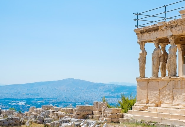 写真 澄んだ青い空を背景にした有名なギリシャのアテナナイキ寺院、ギリシャのアテネのアクロポリス