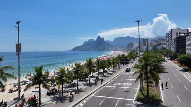 Photo famous ipanema beach at downtown rio de janeiro brazil