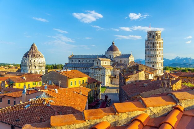 Photo the famous leaning tower in pisa italy