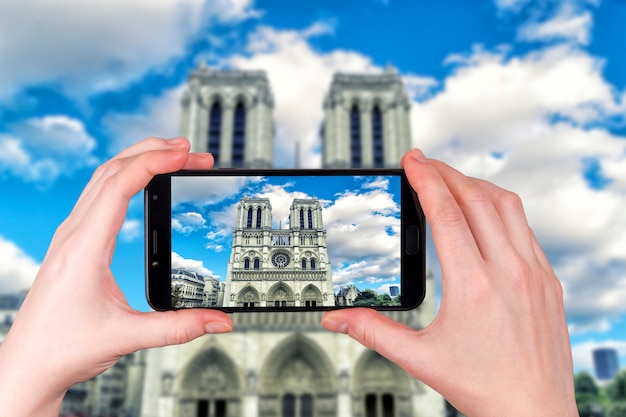 Famosa cattedrale di notre dame a parigi in francia