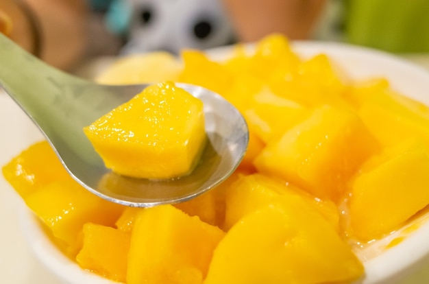 Foto famosi snack taiwanesi a base di ghiaccio tritato al mango