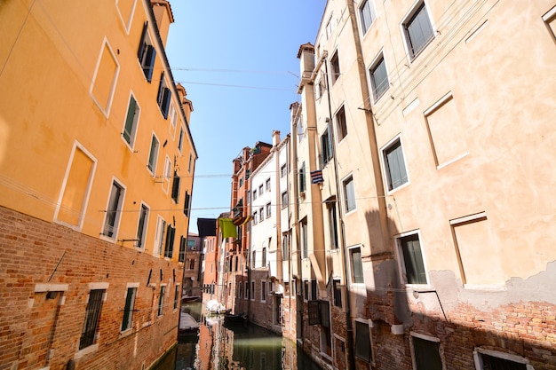 写真 イタリア の 有名 な 都市 ヴェネツィア