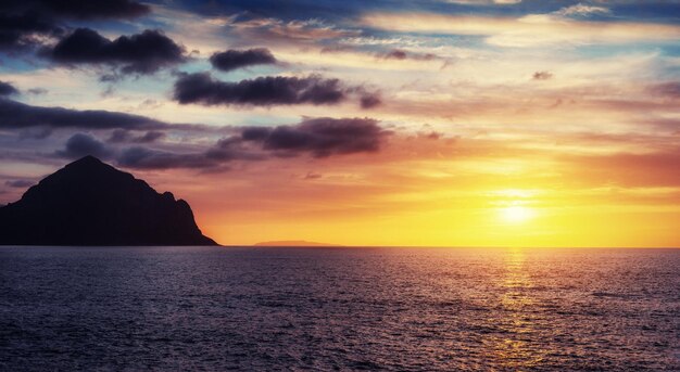 Photo fantastic view of the nature reserve monte cofano