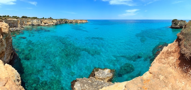 Faraglioni bij Torre Sant Andrea Italië