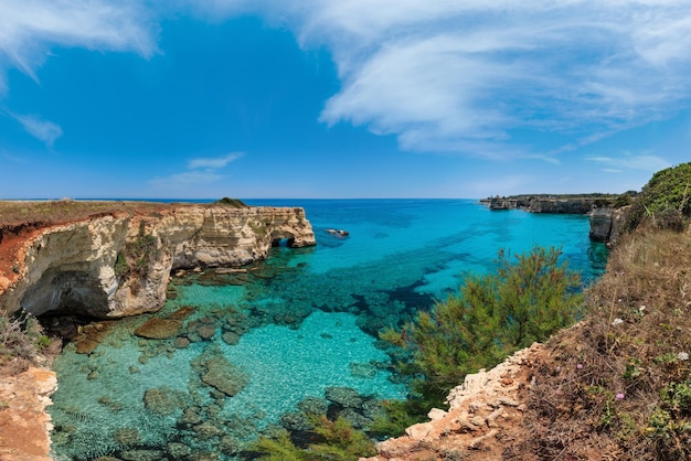 Faraglioni bij Torre Sant Andrea Italië