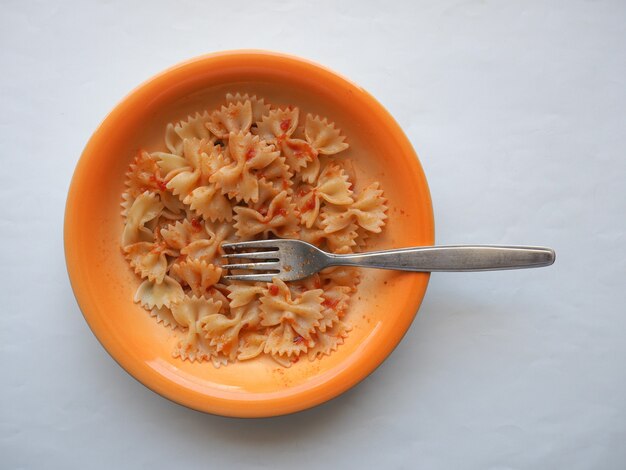 Farfalle pasta eten