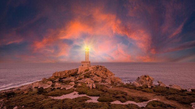 Foto faro cabo mayor vuurtoren in santander stad cantabrië regio van spanje