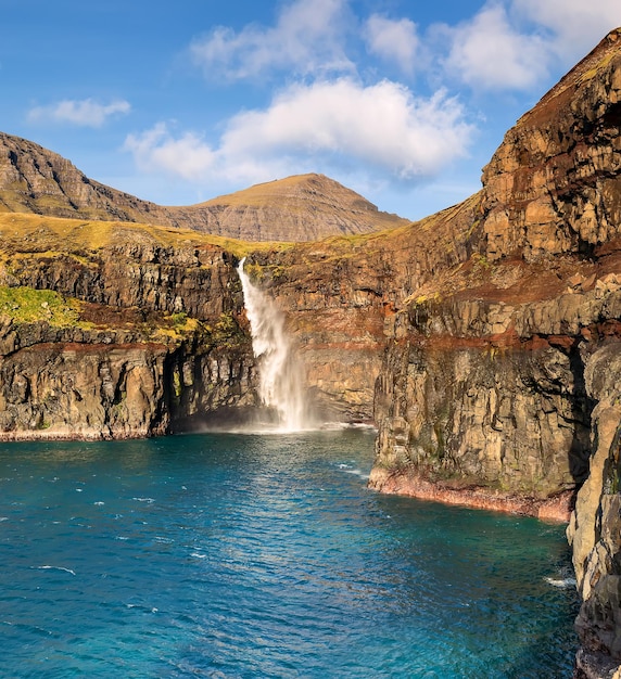 Фото Фарерские острова остров вагар и знаменитый водопад мулафоссур атлантический океан дания