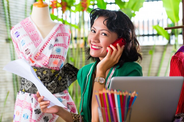 Photo fashion designer working at home
