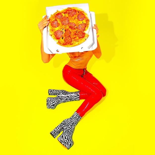 Fashion Fast Foot creatief ontwerp Minimal art Pizza-verslaafde Girl Food-pornoconcept