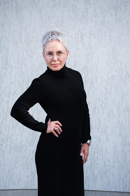 Premium Photo | Fashionable senior woman with grey hair and eyeglasses