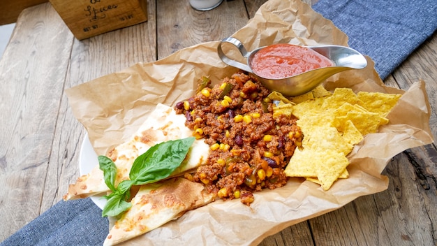 Fast food op een restaurant tafel