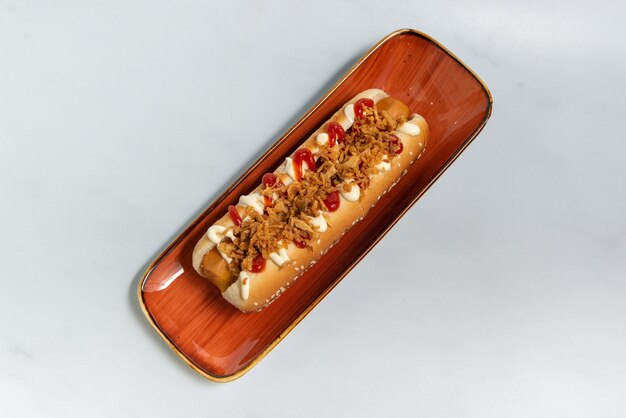 Snack fast food hot dog isolato per lo spazio della copia vista dall'alto del menu della caffetteria