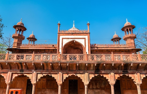 Fatehpuri Masjid, een moskee in de buurt van Taj Mahal in Agra - Uttar Pradesh, India