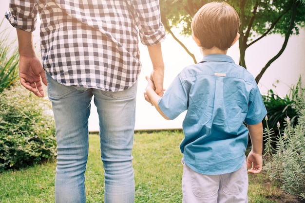 写真 父と息子の父の日に幸せ