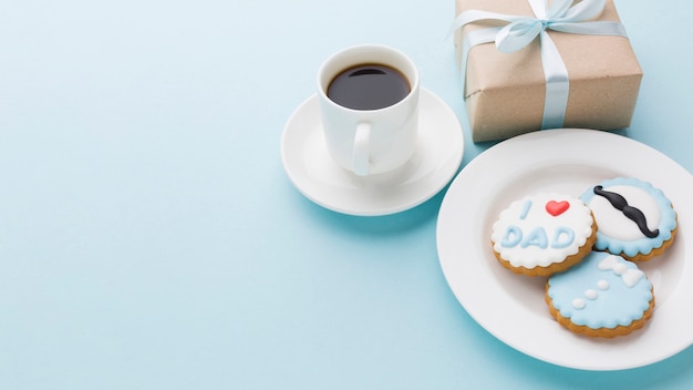 Foto assortimento per la festa del papà con i biscotti