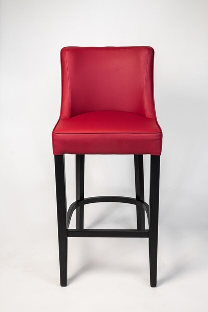 Fauteuils met een rood lederen zitting