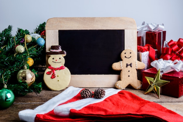 Feestelijke decoratie, Kerstmis Cookie, Nieuwjaar in vorm van sneeuwpop, Gingerbread man op woo