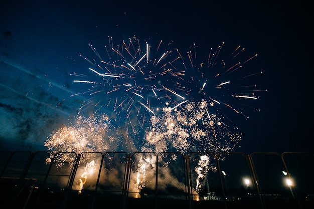 Feestelijke groet aan de nachtelijke hemel